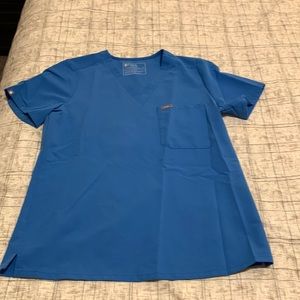 Figs Catarina One Pocket Scrub Top in Capri Blue (M)